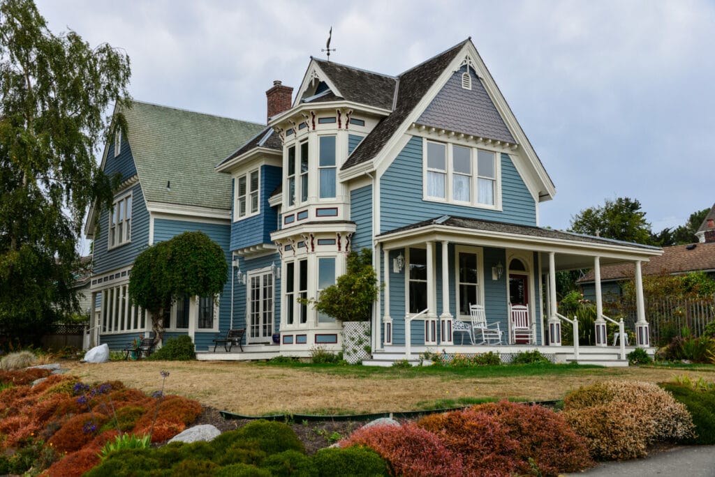 painting a Victorian home