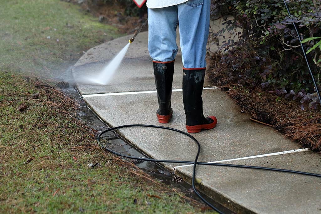 Driveway pressure washing services