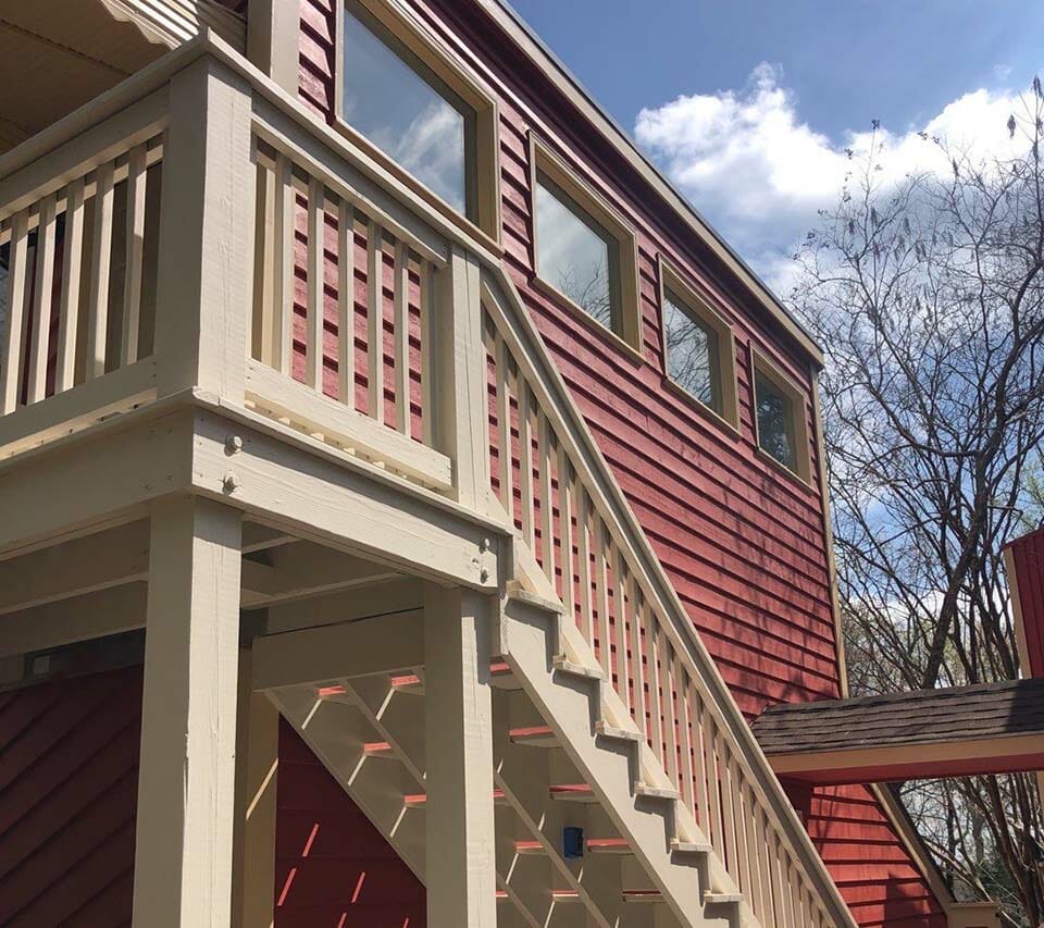red deck white stairs2